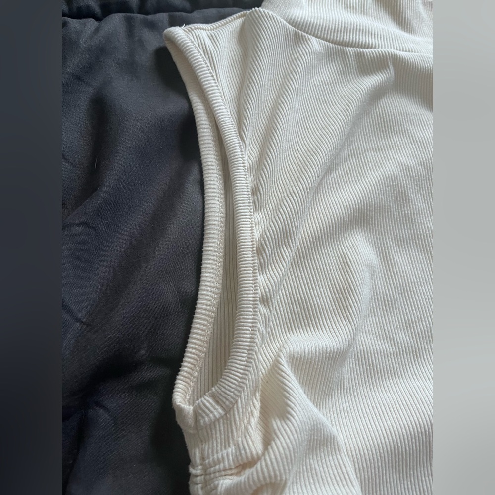 Cropped neck top - Picture 4 of 5